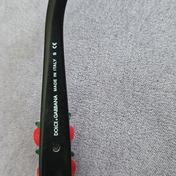 Dolce&Gabbana DG4252 Sunglasses. Black with Red Rose